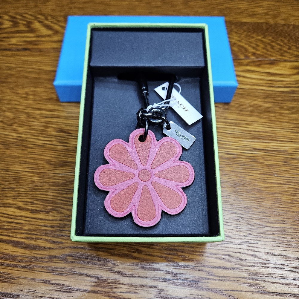 Coach Dahlia Flower Bag Charm NIB - Picture 2 of 6